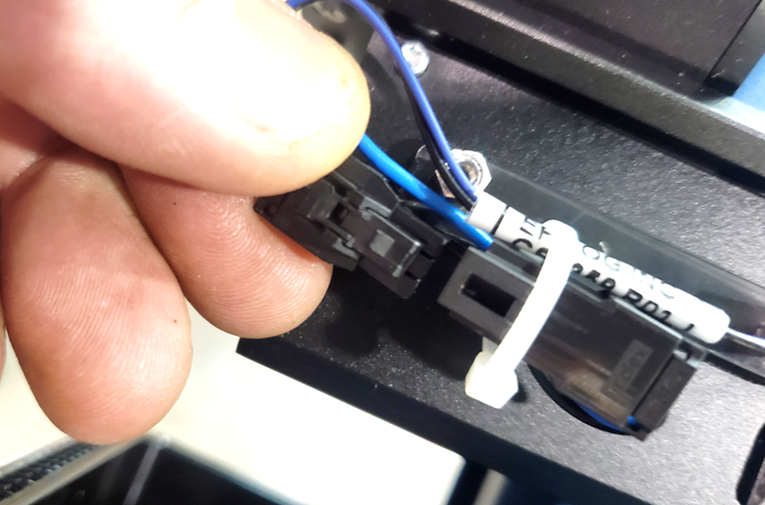 Reconnecting Autofocus Switch electrical harness