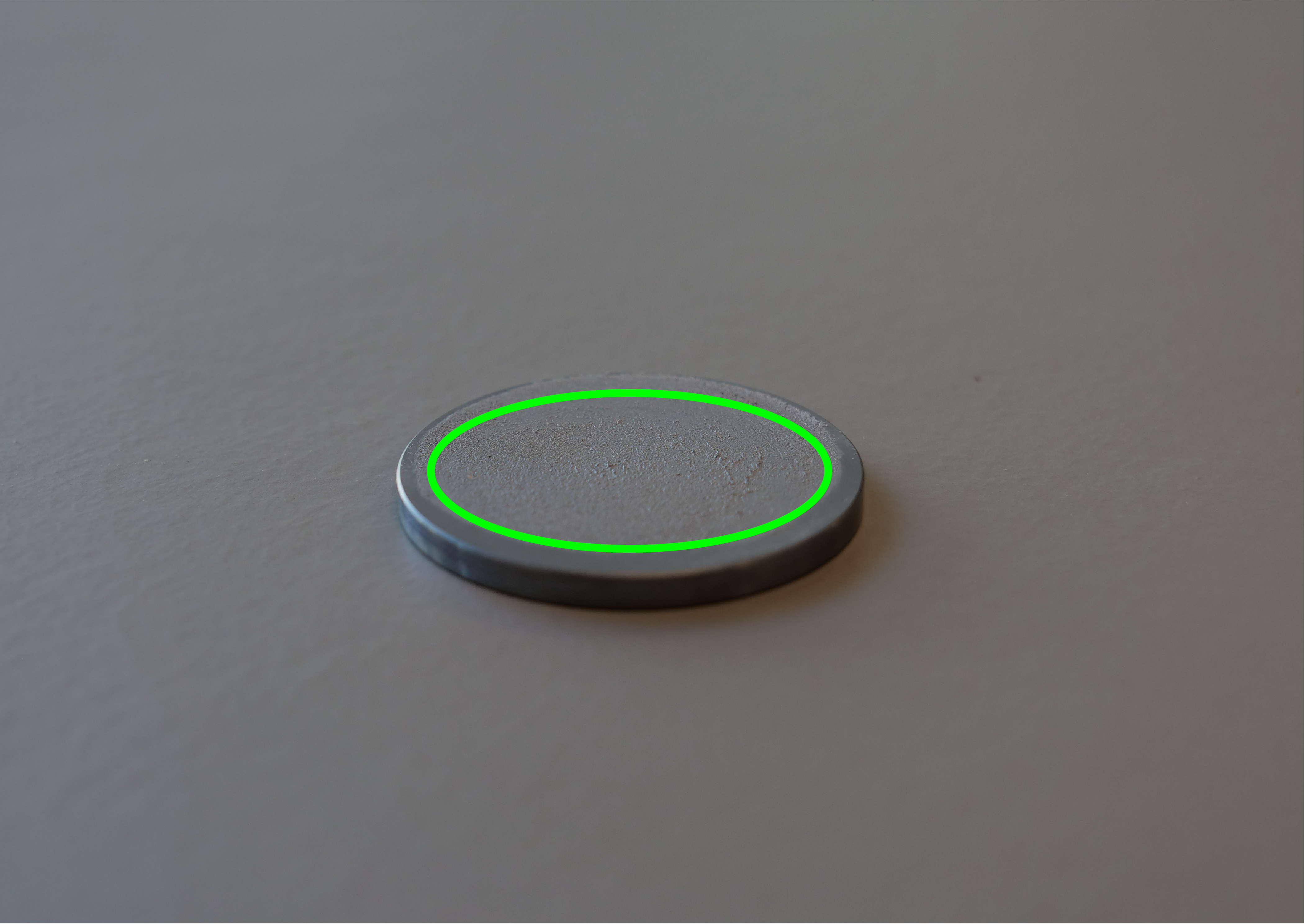 Proper thin layer of compound without spillover