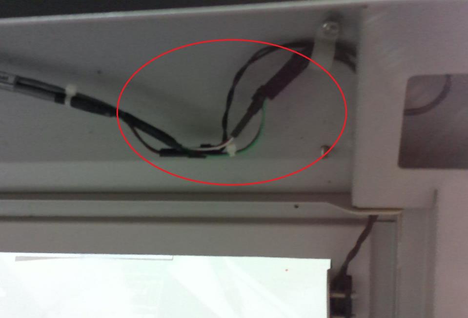 Close-up of the small black connectors on the right side.